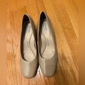 Clarks Women's Taupe Heels